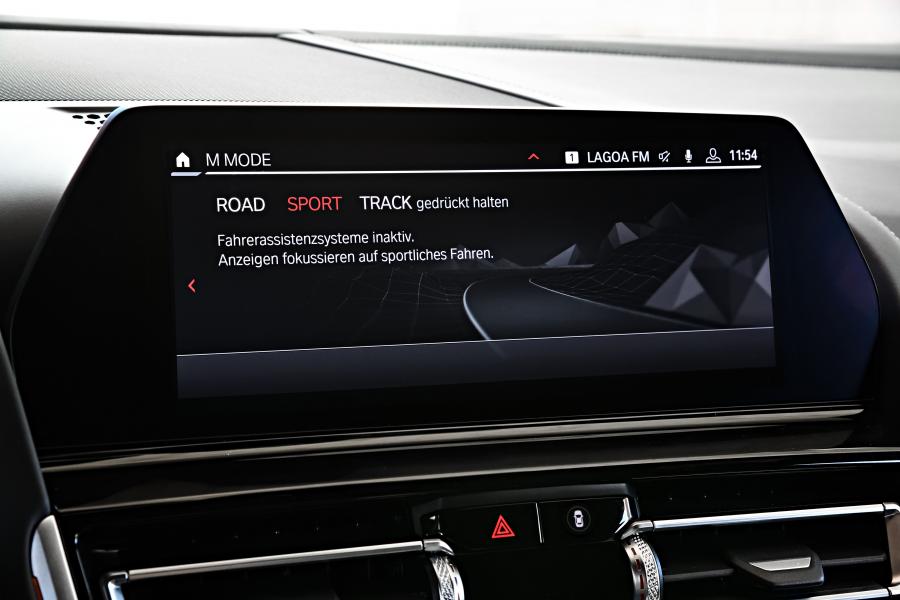 Детали интерьера BMW M8 Competition Coupe (F92) 2019 года  (UK) (фото 117 из 157)